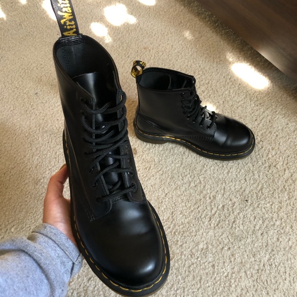[DR MARTENS 1460] leather boots - Picture 8 of 10